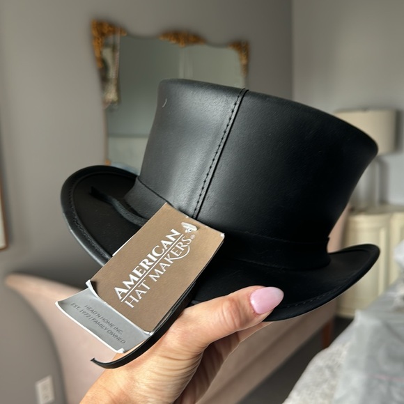 Leather top hat - Picture 3 of 3